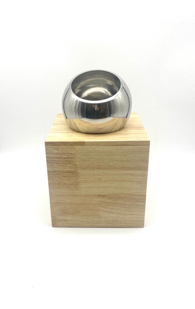 מעמד עץ עם כדור נירוסטה 16/16 ס"מ