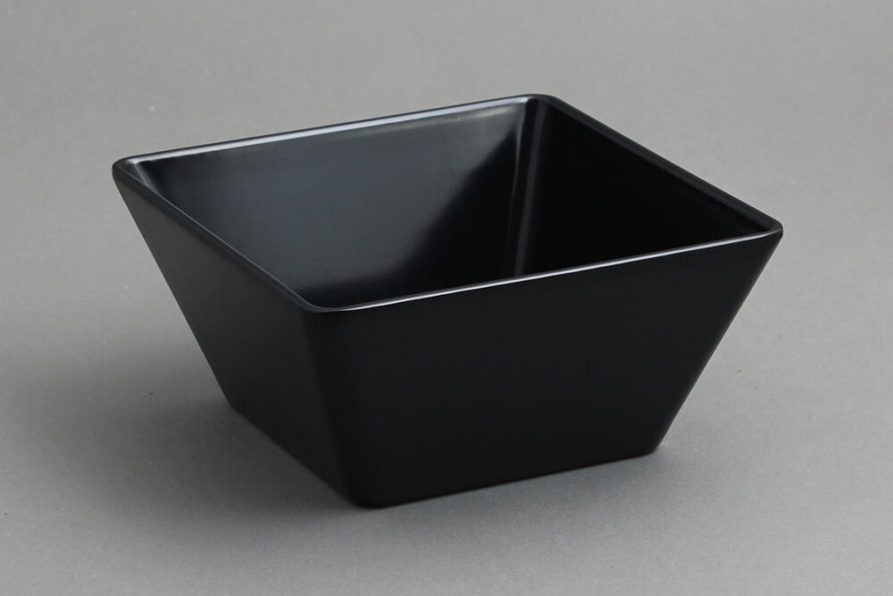 קערה ריבועית קונית 18 ס"מ מלמין שחור