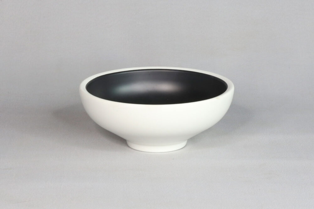 בול טאיג'י 16.6 ס"מ מלמין שחור לבן