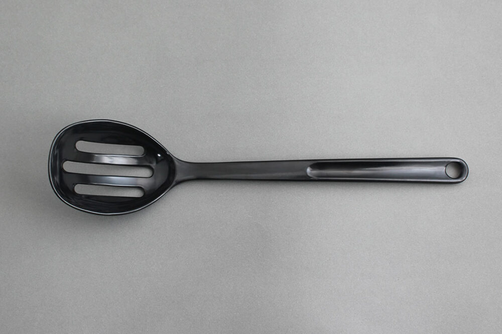 כף חלוקה מחורצת מלמין שחור