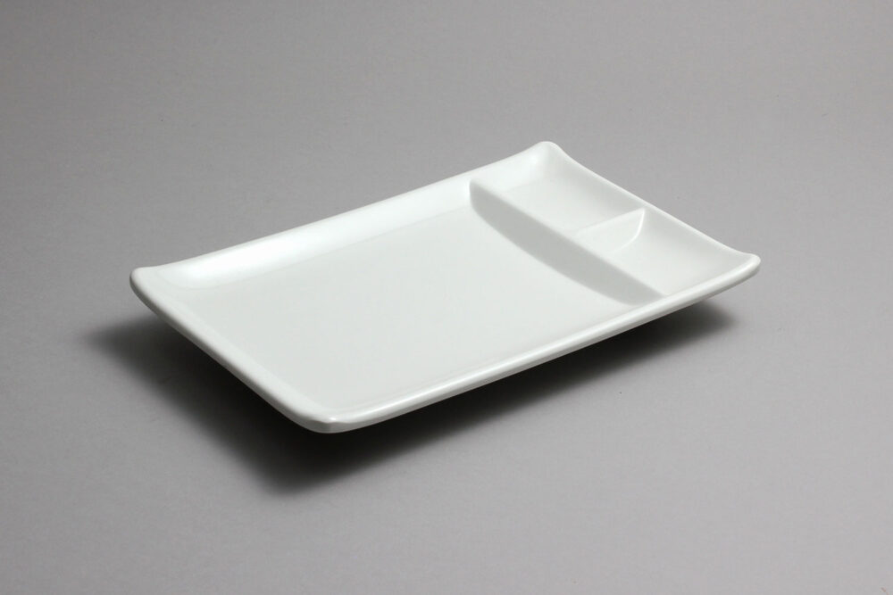 כלי הגשה קמומה מלבני עם רוטב 22.6*14.6*2.1 מלמין לבן