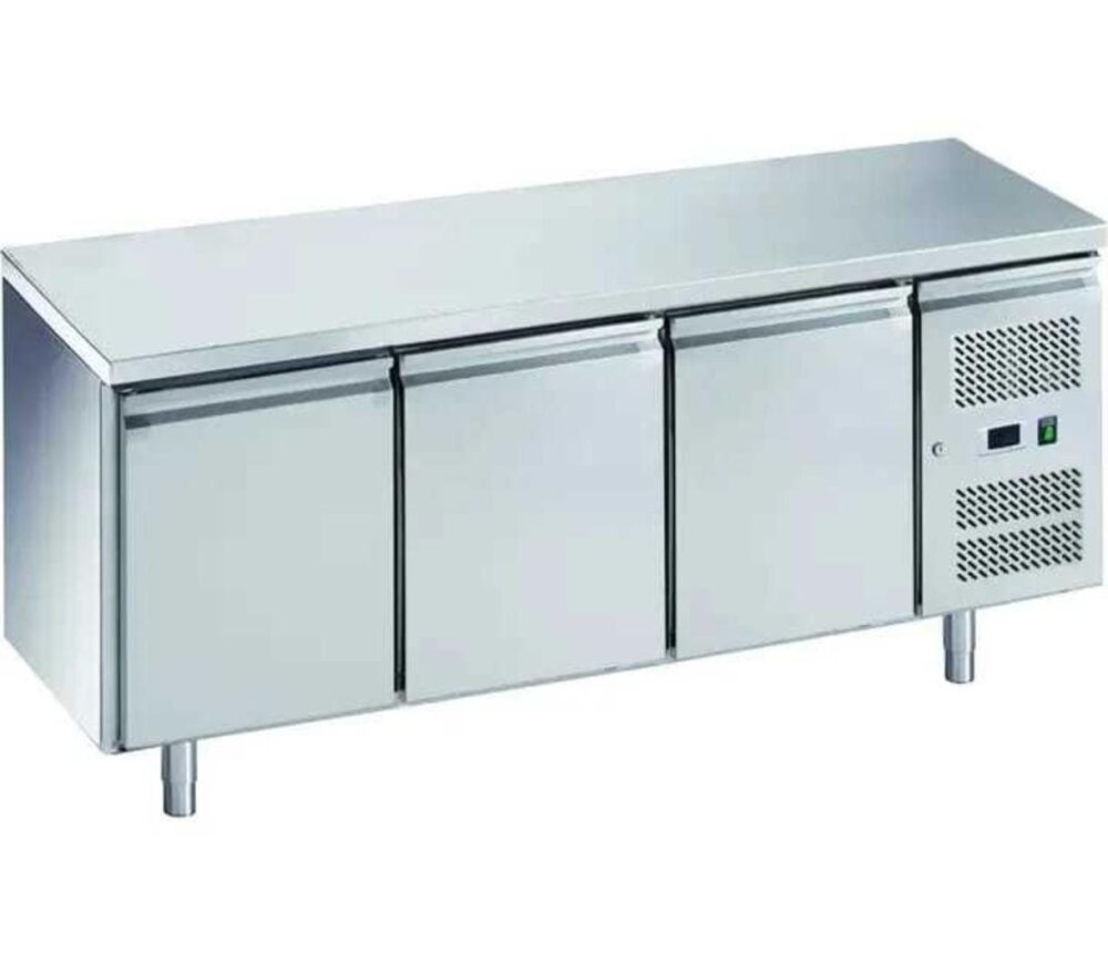 מקרר דלפק נירוסטה 3 דלתות נמוך 179 ס״מ