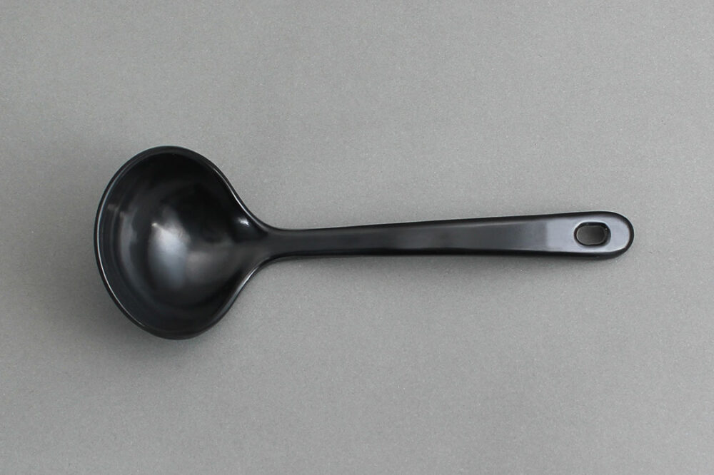 מצקת קטנה 6.5X17.5 מלמין שחור